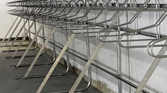 Vertical Cycle Rack - Frame Mounted 04.jpg