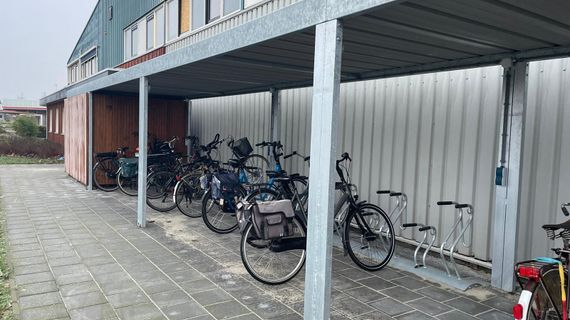 klaver-cubic-wooden-open-bike-shelter-2.jpg