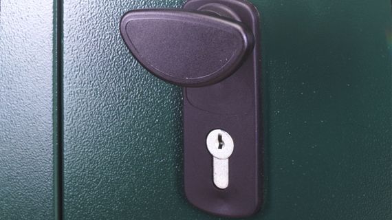 5x7-shed-door-lock.jpg