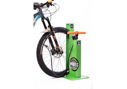 Public bike pump 