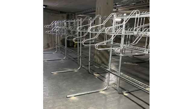 Vertical Cycle Rack - Frame Mounted 01.jpg