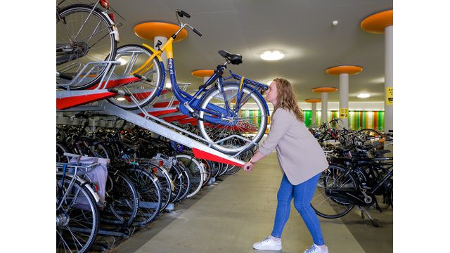 2ParkUp-2-tier-bike-rack-easy-to-use.jpg